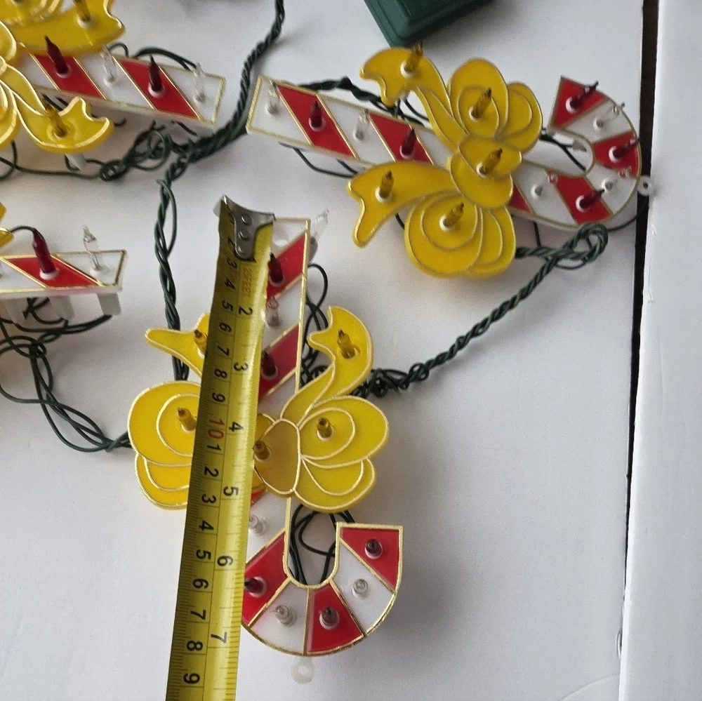 Grandelite Co.Festive Candy Cane String Lights